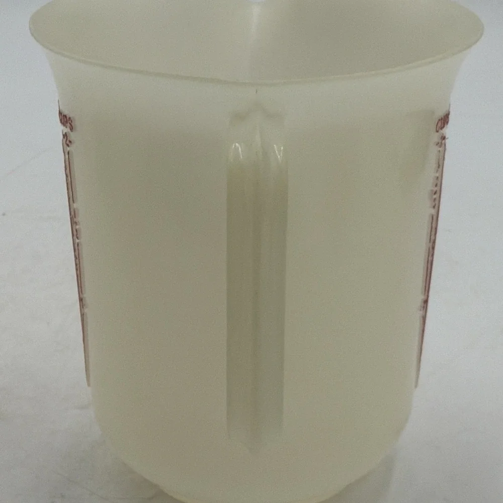 Vintage 50s Tupperware 134-2 Two Cup Measuring Pitcher Red Lettering